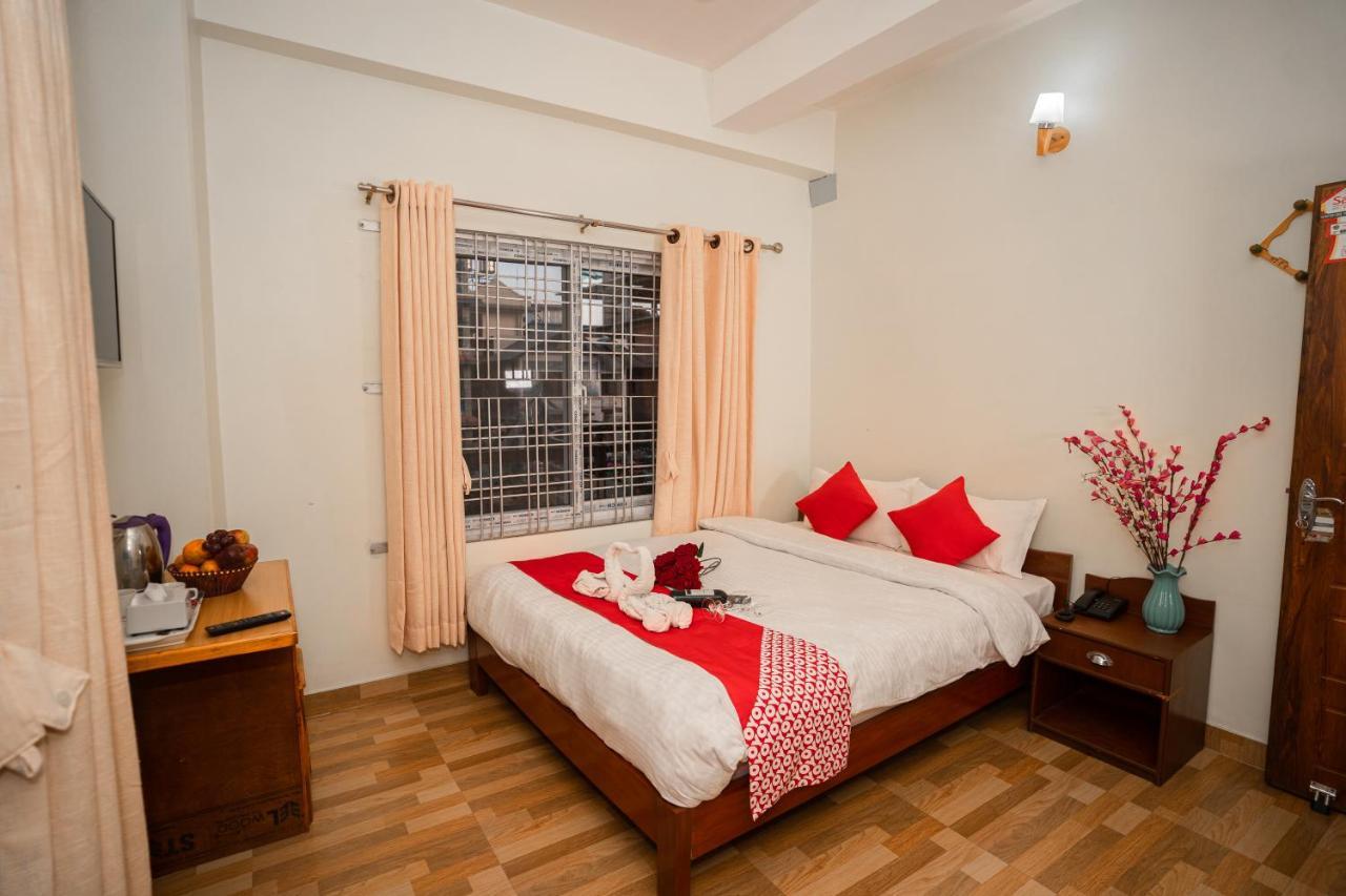 Hotel Dela Mount بوكْرا المظهر الخارجي الصورة